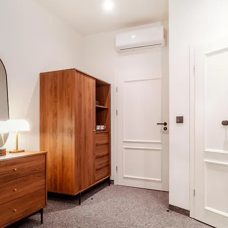 Bed & Breakfast P91 Piotrkowska 91 *