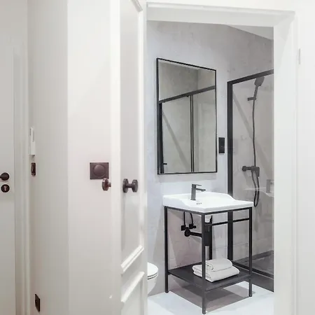 P91 Piotrkowska 91 Готель типу 